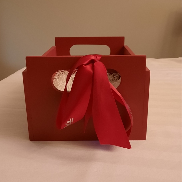 Mrs. Fields Red Wood Cookie Storage Crate with Handles - Picture 3 of 6